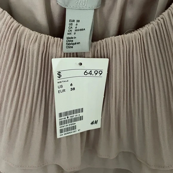 Soft pink/mauve off shoulder dress - Picture 2 of 2